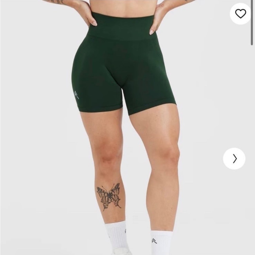 NWT Oner Active EFFORTLESS SEAMLESS SHORTS Evergreen S or M - Picture 2 of 4